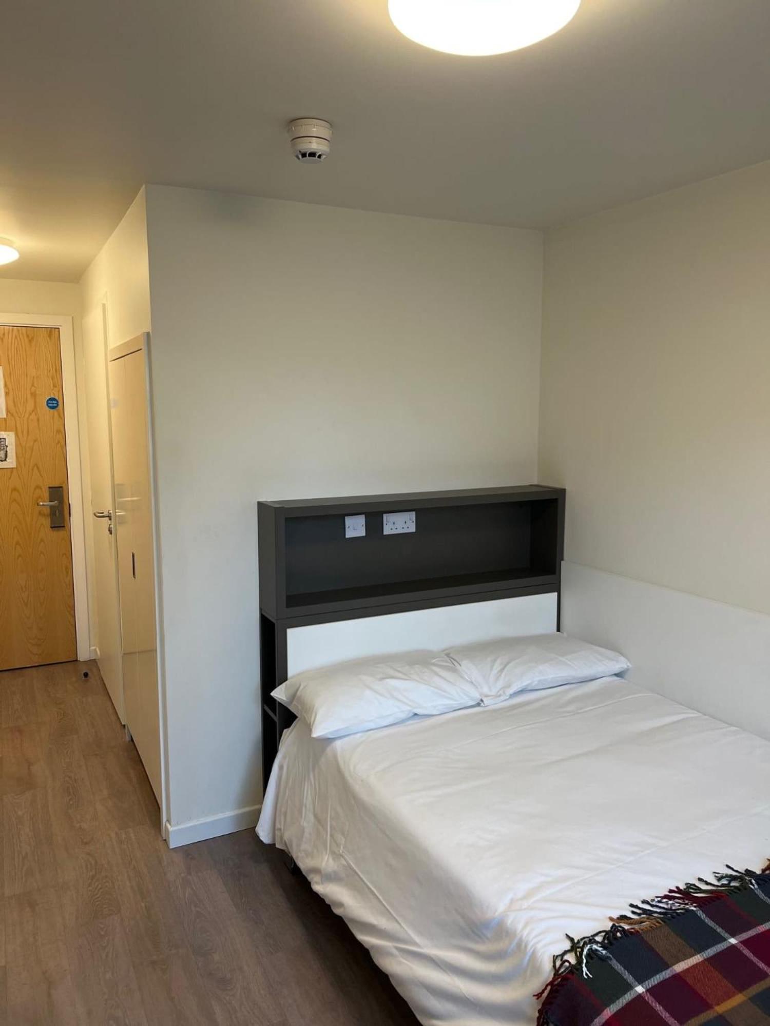 Pittville Student Village In Cheltenham Челтнем Екстер'єр фото